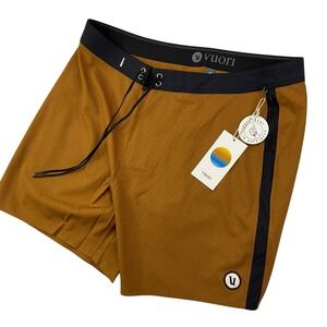 Vuori Boardshort Mens 33 Peak Stretch Swim Trunks Turmeric Brown Micro Dot V374